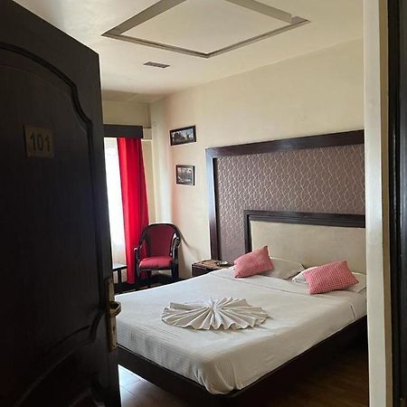 La Serene Stay Shillong Bagian luar foto